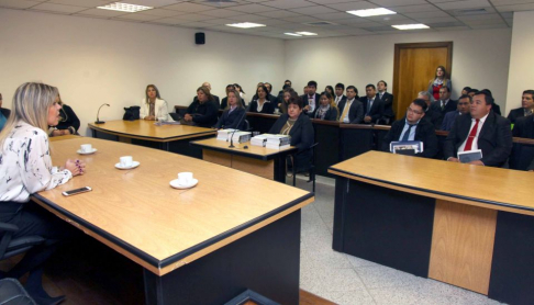 La magistrada Gloria Hermosa explicó que el juez es la autoridad investida de la potestad jurisdiccional para aplicar la ley.