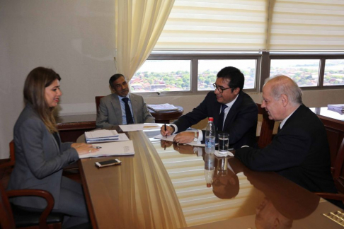 El ministro Ramírez Candia encabezó la reunión para tratar el tema con el ministro de Justicia, Julio Javier Ríos. También participaron del encuentro el ministro Luis María Benítez Riera y la directora de Derechos Humanos, Nury Montiel.