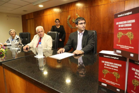 La obra promete generar debate en la sociedad académica.