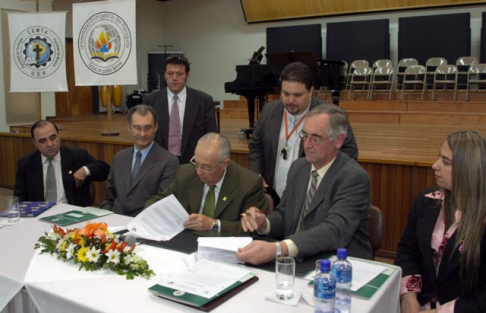 Acuerdo entre la Corte y la Universidad Evangélica busca que facilitadores implementen principios de la “Justicia regenerativa”