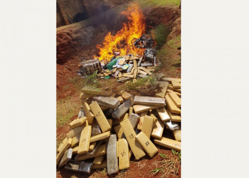 El Juez Cándido Insfrán ordenó la incineración de más de 2 toneladas de marihuana.