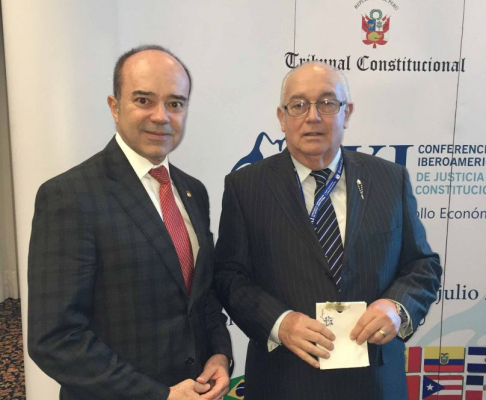 El ministro Miguel Óscar Bajac acompañado del presidente de la Corte IDH, Dr. Roberto Caldas.