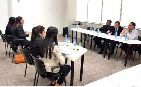 Última simulación de presentación de alegatos orales para la competencia Moot Court.