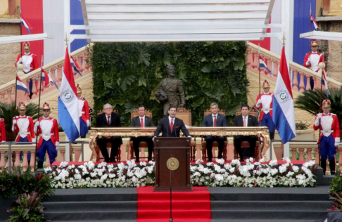 El titular del Congreso, Silvio Ovelar, presidió la sesión del Congreso.