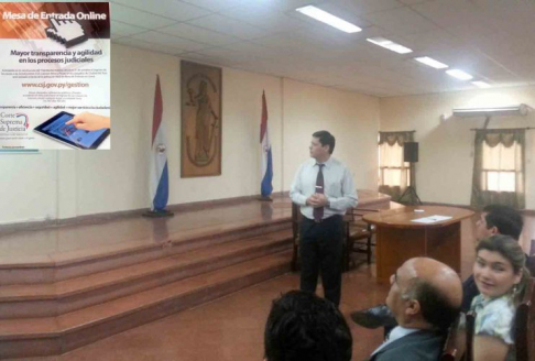 Las capacitaciones se realizan en el Salón Auditorio del Palacio de Justicia de Asunción.