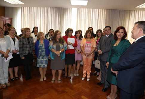 Ministra Peña recibió a Asociación de Jueces
