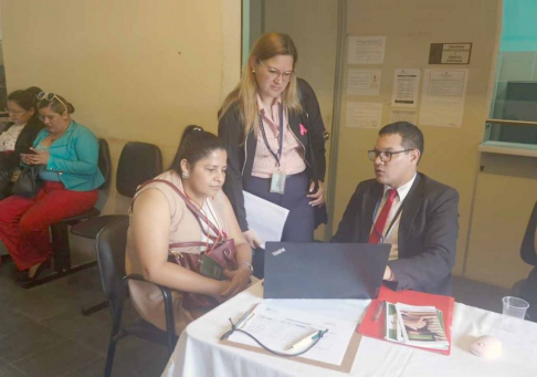 Realizan capacitaciones gratuitas sobre base de datos jurídicos en Villa Hayes.