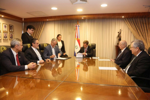 Suscripción de convenio sobre acciones para la protección ambiental.