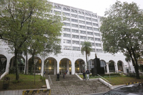 Licencias para capacitación: régimen general aplicable a todos los funcionarios judiciales y precisiones sobre el caso de la relatora Carrillo Servín.