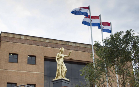 Fachada del Palacio de Justicia de Pedro Juan Caballero.