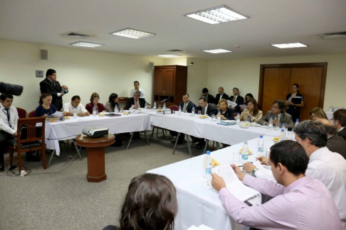 Los presentes analizaron las medidas cautelares dictadas por la CIDH, que incluyen la implementación de acciones destinadas a evitar la continuidad de la deforestación en el territorio.
