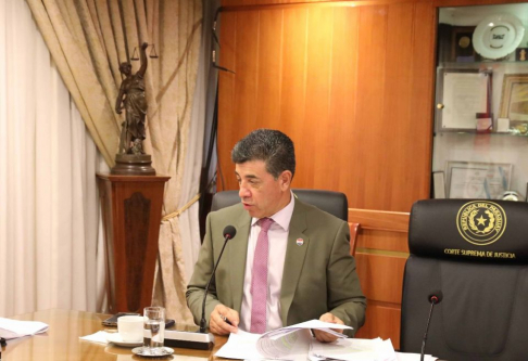 Ministro Ríos anunció en la sesión plenaria un encuentro académico sobre Derecho Constitucional.