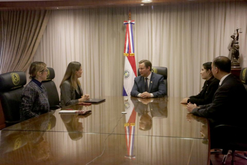 Presidente Martínez Simón recibió a representantes del Banco Mundial.