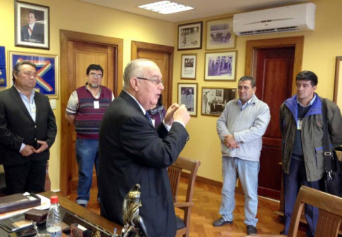 La reunión se llevó a cabo en el despacho del ministro Bajac.