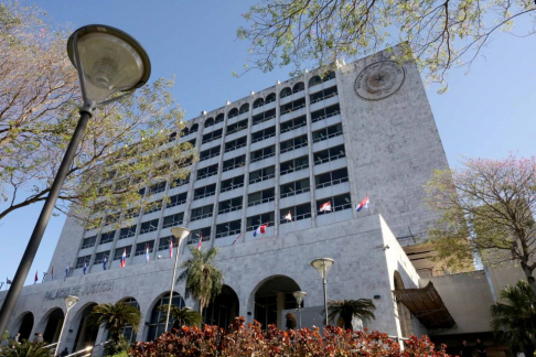 Fachada del Palacio de Justicia.