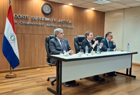Presidente de la Corte Suprema disertó sobre aplicación del razonamiento probatorio en procesos de derecho privado.