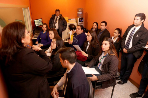 La directora de Técnica Forense de la Corte Suprema de Justicia, doctora María Victoria Cardozo, agradeció a todos los estudiantes por el interés y la participación durante los cuatro días de capacitación.
