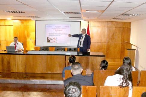 Socializan con funcionarios sobre normativas vigentes de la CSJ.