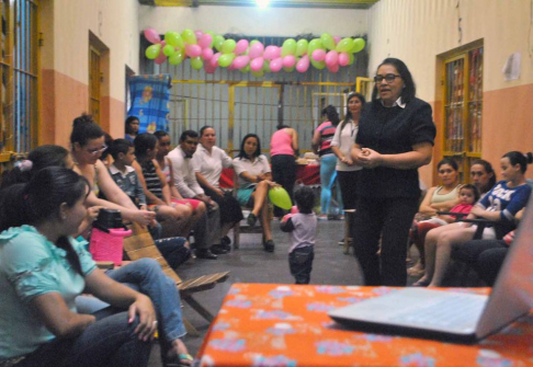 La charla a las internas del penal de Concepción sobre autoestima.