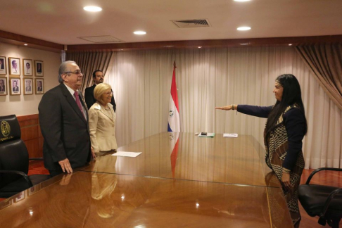 El juramento se desarrolló en la sala del pleno de la Corte Suprema, ante los ministros Raúl Torres Kirmser y Alicia Pucheta.