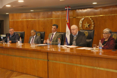 Jornada académica reunió a ministros de la Corte y docentes de Derecho Constitucional.