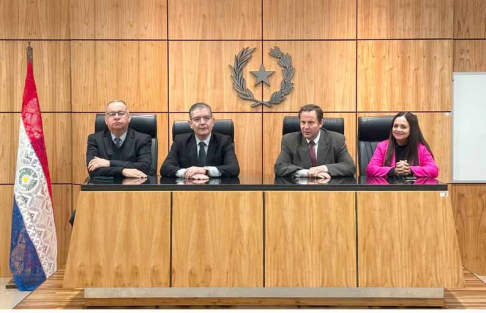 Presidente Martínez Simón llevó a cabo jornada de trabajo en Saltos del Guairá
