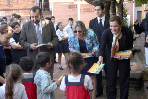 El acto se llevó a cabo en la Escuela N° 112 ‘‘General Higinio Morínigo’’ de Encarnación.