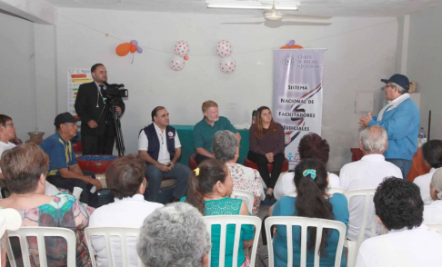 Los facilitadores judiciales adultos mayores agradecieron la presencia del miembro de la OEA y expusieron sus experiencias como facilitadores judiciales.