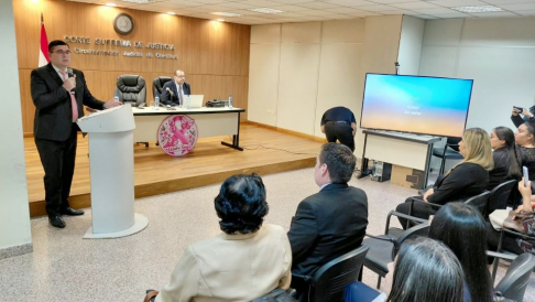 El Prof. Dr. Miguel Ángel Vargas Díaz desarrolla el módulo II del Diplomado en el Área Especializada en Niñez y Adolescencia, con énfasis en los principios jurídicos y su aplicación jurisdiccional.