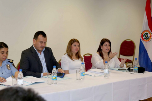 La coordinadora del Área de Acceso a la Justicia de Derechos Humanos, Julia Fernández Albertini, brindó las palabras de bienvenida.