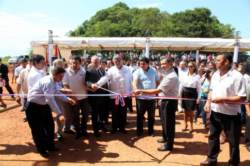 En el acto de inauguración del penal estuvieron presentes autoridades nacionales y locales