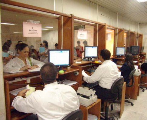 Exigirán carnet a los gestores que tramitan expedientes en el Registro Público
