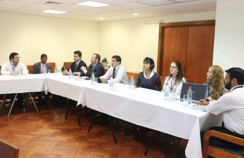 Mesa de trabajo sobre el material del nuevo Código de Ejecución Penal.