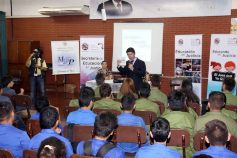 El coordinador del Programa Educando en Justicia, licenciado Aldo Ávalos, hizo un panorama de los alcances del módulo.