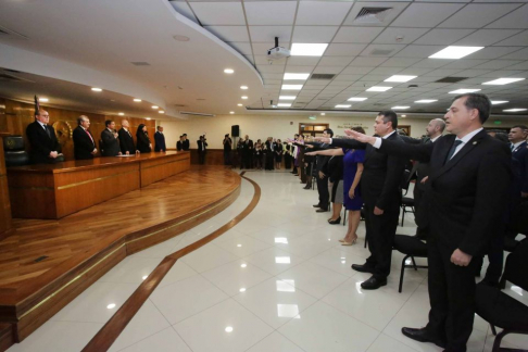 Autoridades judiciales tomaron juramento a magistrados, fiscales y defensores.
