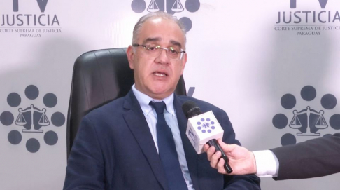 Juez Humberto Otazú aclaró que no salió del país.