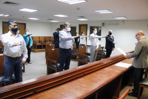 El titular de la máxima instancia judicial, César Diesel, tomó juramento a naturalizados.