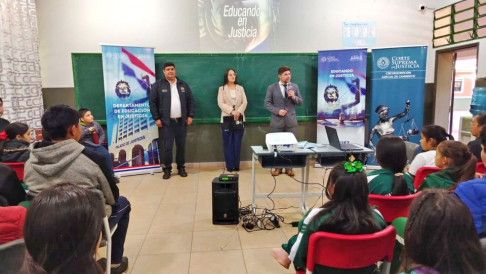 Jornada educativa en la Escuela Básica Nº 2407 de la ciudad de Laurel, departamento de Canindeyú.