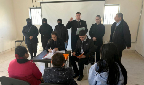 El juez Penal de Ejecución de Cordillera, Juan Bautista Silva Ucedo, llevó adelante una jornada de control penitenciario en el Complejo para Mujeres Privadas de Libertad de Emboscada (COMPLE). 