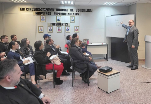 Prosigue Diplomado Especializado en el Fuero Civil y Comercial en Caacupé
