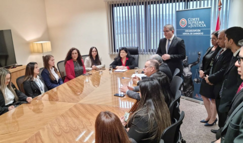 Ministra Llanes realizó jornada de gobierno en Saltos del Guairá.