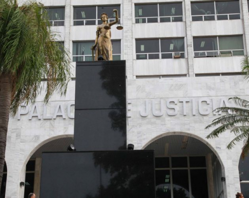 Aclaratoria de la ministra de la Corte Gladys Bareiro de Módica
