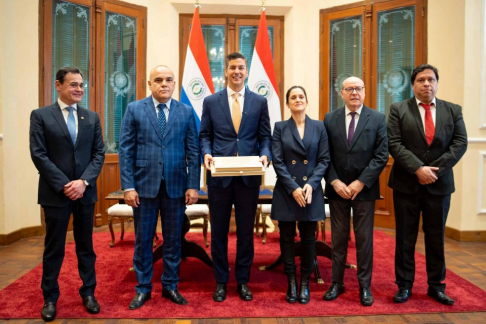 Presidente Diesel asistió a acto de restitución del “Manuscrito Hernandarias”.