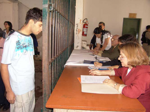 Visita de los ministros al penal de Emboscada (archivo).