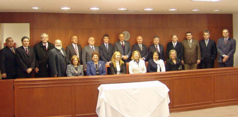 Imágenes durante la visita a la sede judicial