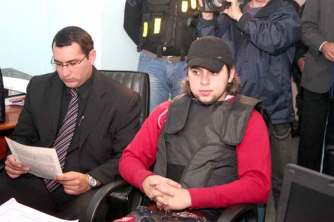 El procesado Jose Martinez Mendis Pavão en compañia de su abogado