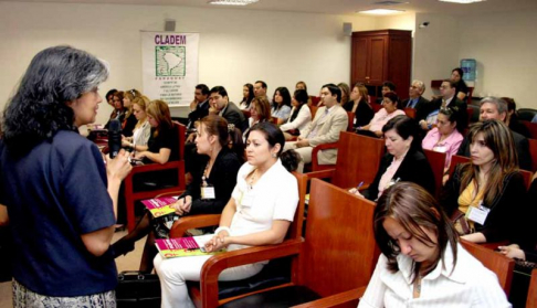 El seminario se llevo a cabo en la Sala de Confrencias de la Corte Suprema de Justicia.