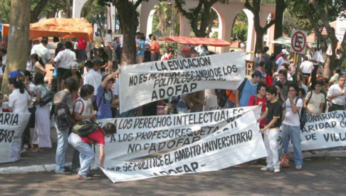 Suspenden efectos de ley que expropió inmuebles a favor de la Universidad de Villarrica
