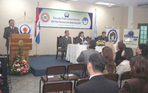 Presidente de la Corte destacó apoyo argentino para difundir beneficios de la mediación