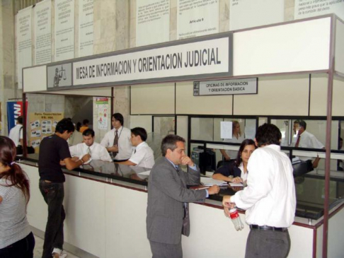 Las consultas en la Oficina de Informaciones son constantes por parte de la ciudadanía.